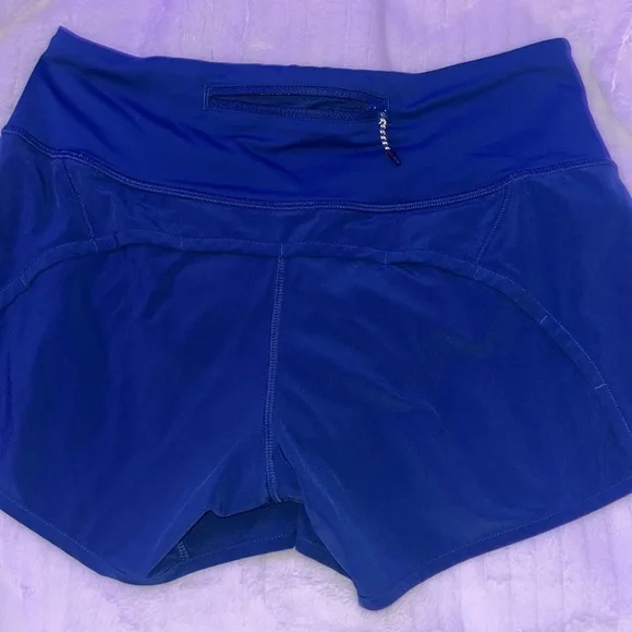 Blue lululemon shorts size 2 high rise - Picture 2 of 4